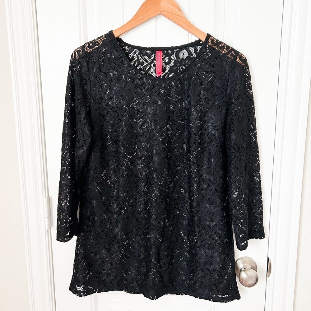 Ruby Ribbon Lace Tunic Size Medium